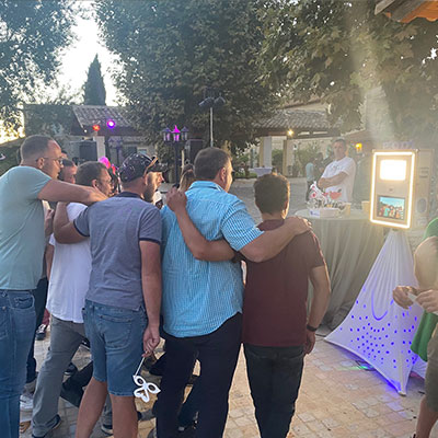 groupe-location-photobooth-nimes
